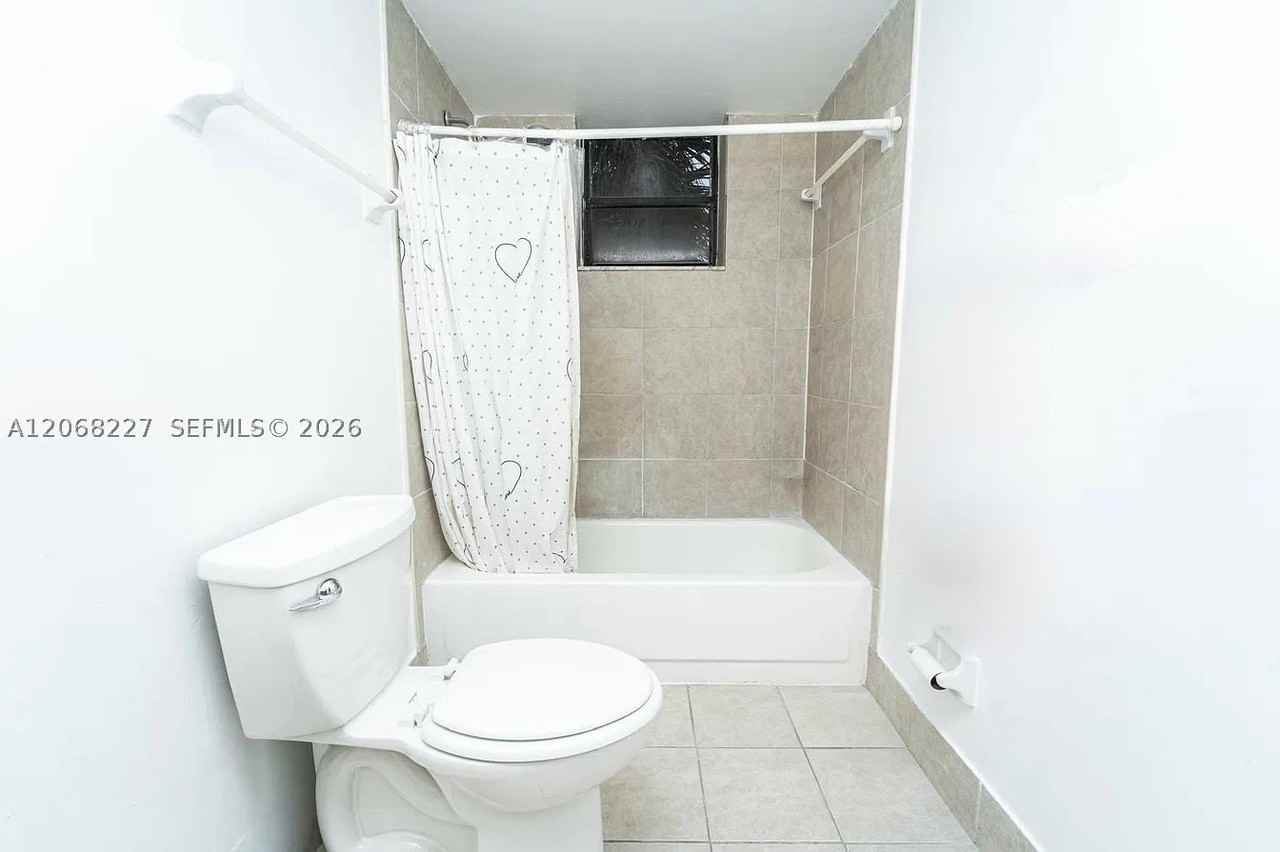 576 Nw 114th Ave #203 - Photo 4 of 8