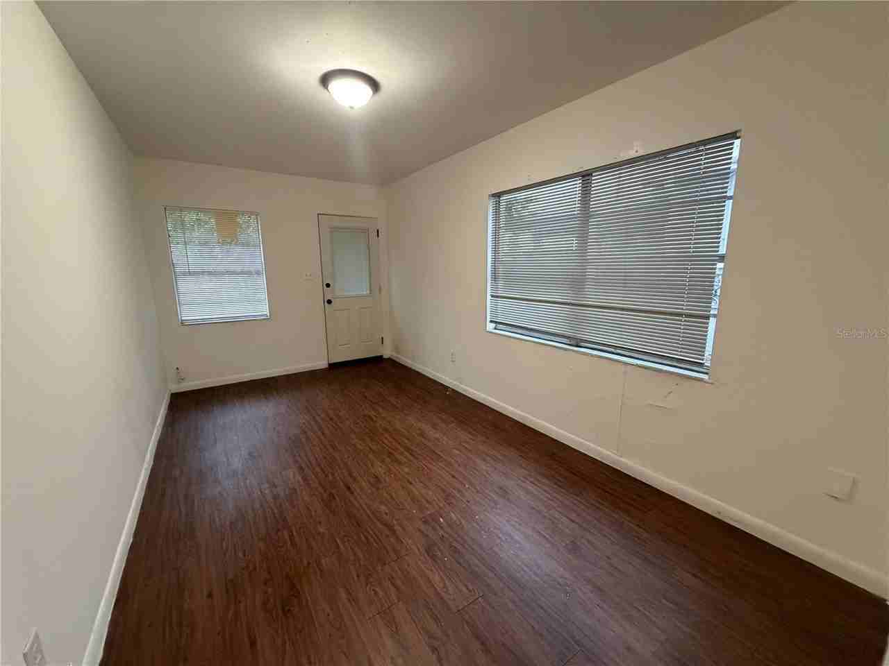 2107 S Mills Ave - Photo 3 of 16