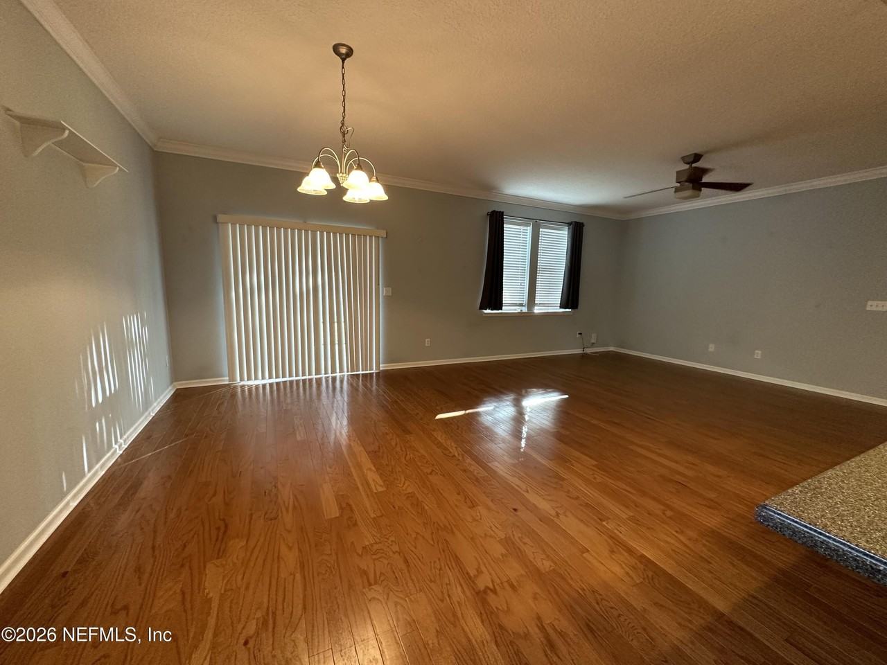 12173 Hatherden Ct - Photo 5 of 26