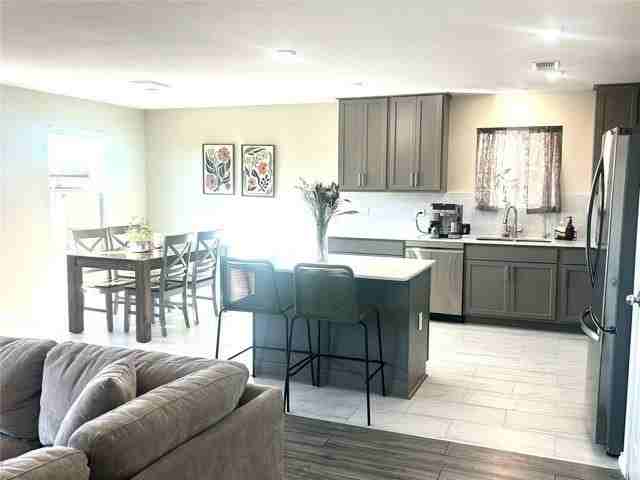 455 Manchester St - Photo 6 of 13