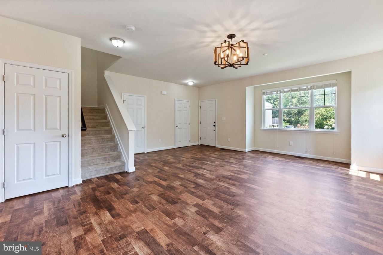 555 English Oak Ln - Photo 7 of 24