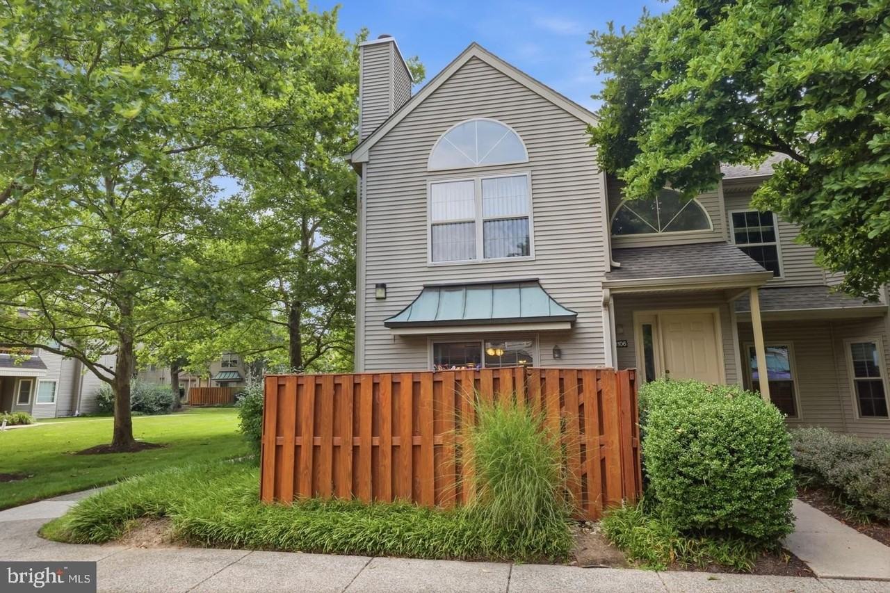 3105 Danbury Ct - Photo 2 of 21
