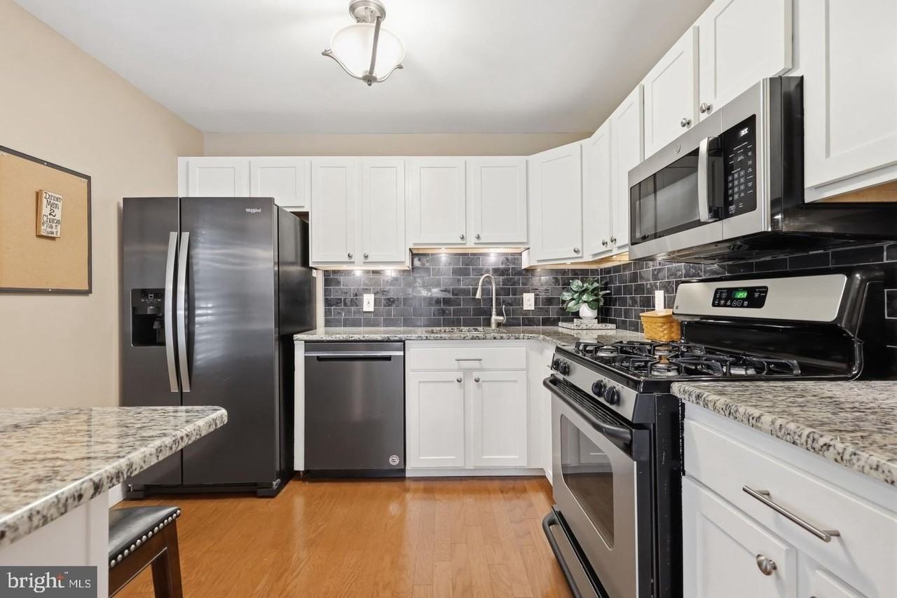 3105 Danbury Ct - Photo 6 of 21
