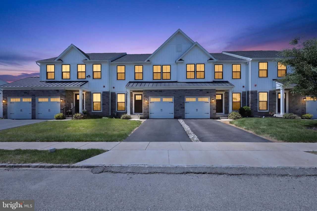 8005 Milltown Cir - Photo 3 of 50