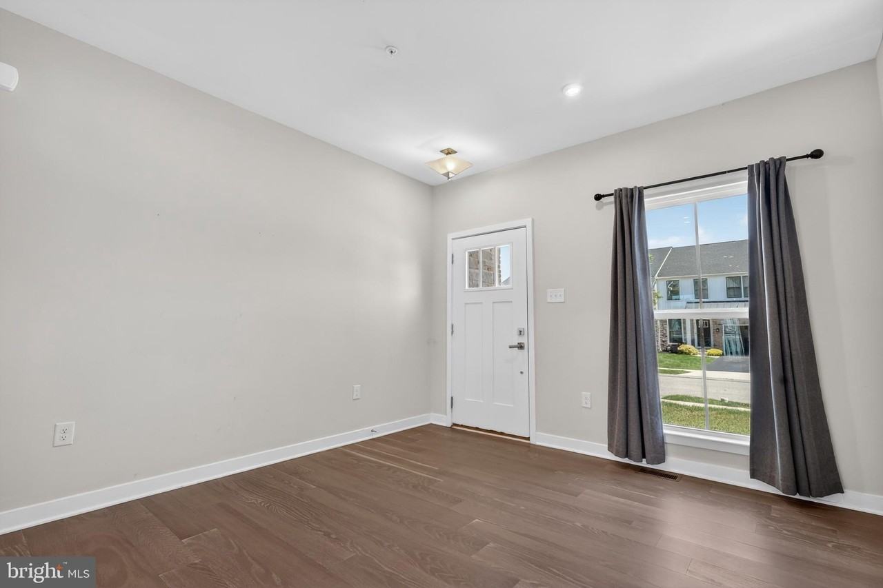 8005 Milltown Cir - Photo 4 of 50