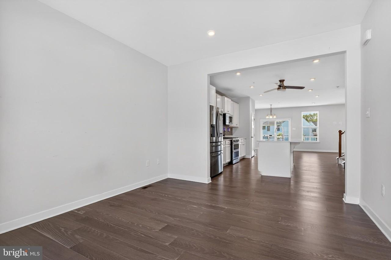 8005 Milltown Cir - Photo 5 of 50