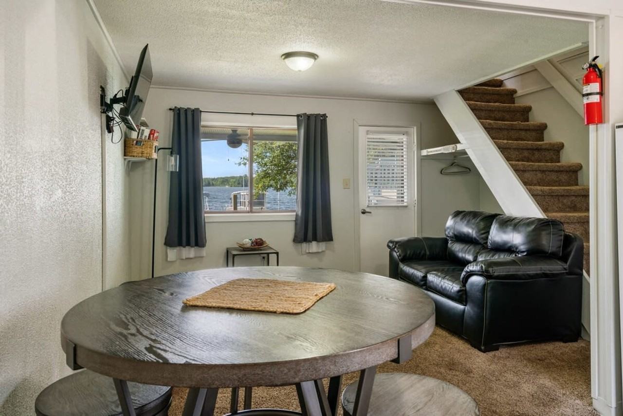 228 East State Street - Photo 3 of 50
