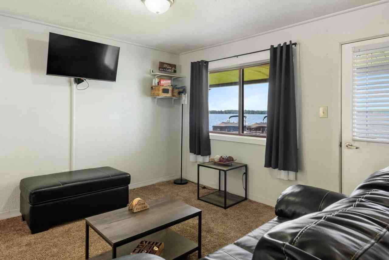 228 East State Street - Photo 4 of 50