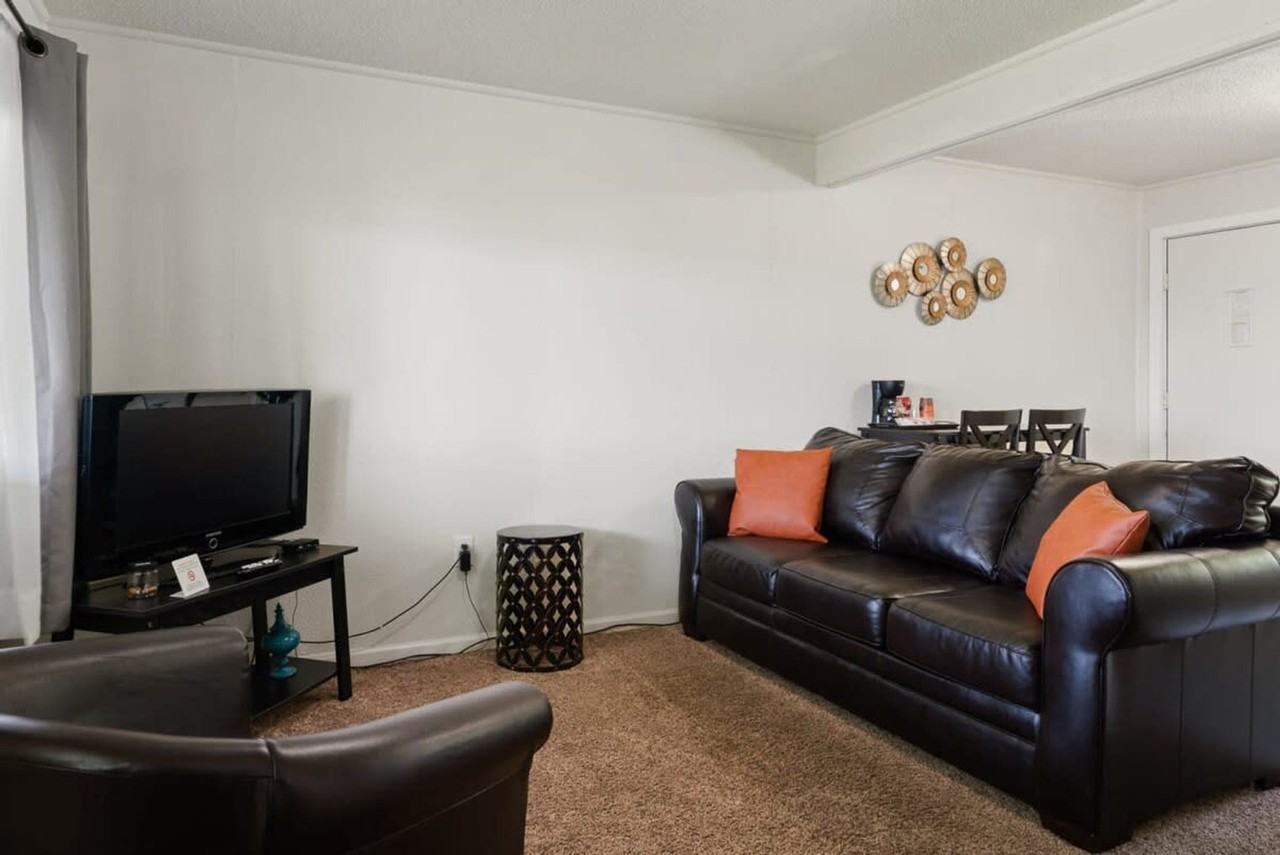 228 East State Street - Photo 7 of 50