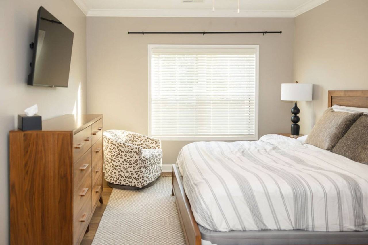 512 Old Lovers Ln #1589028P - Photo 5 of 20