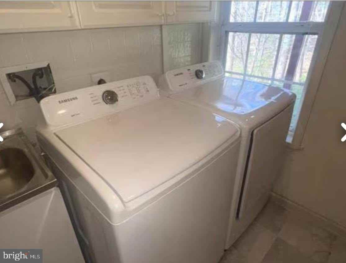 9241 Greenshire Dr - Photo 3 of 16