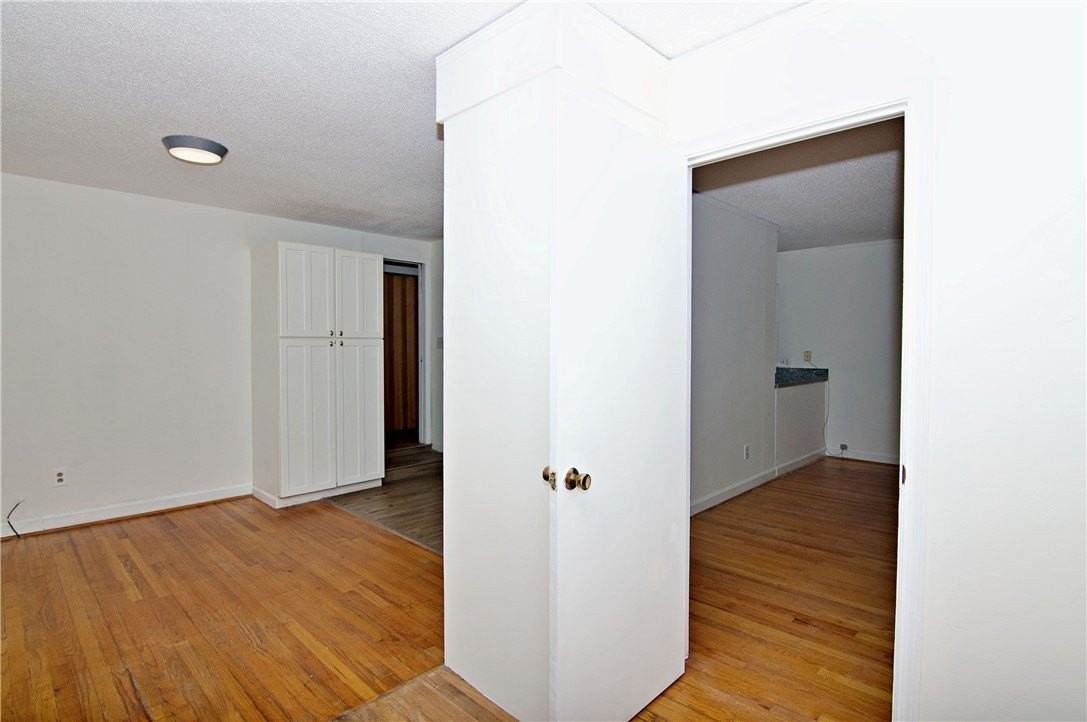 102 Broad St - Photo 6 of 40