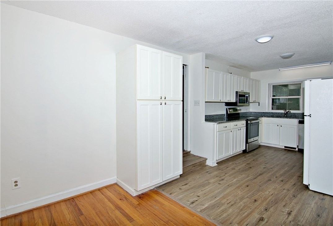 102 Broad St - Photo 7 of 40
