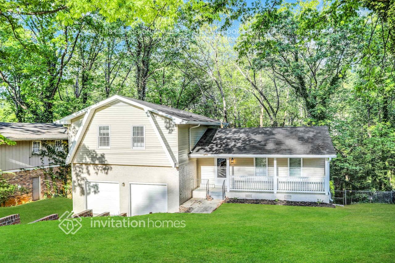 2339 Chevy Chase Ln