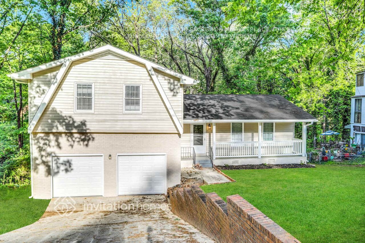 2339 Chevy Chase Ln - Photo 2 of 26
