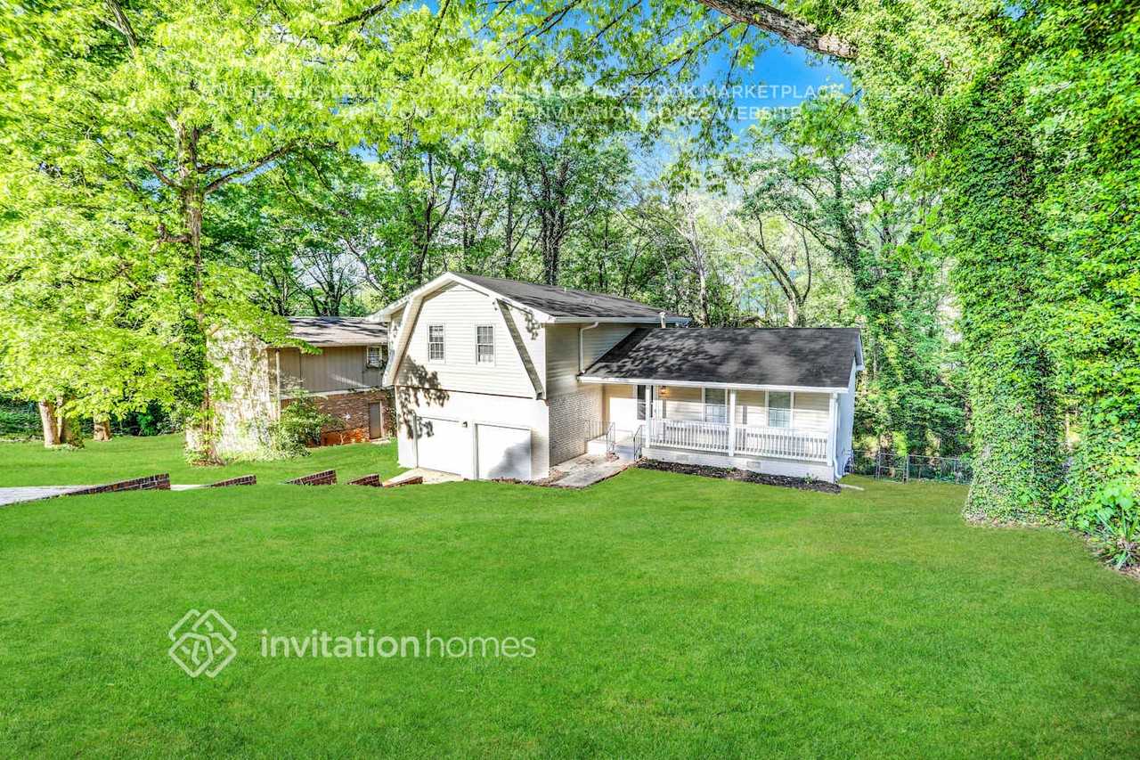 2339 Chevy Chase Ln - Photo 4 of 26