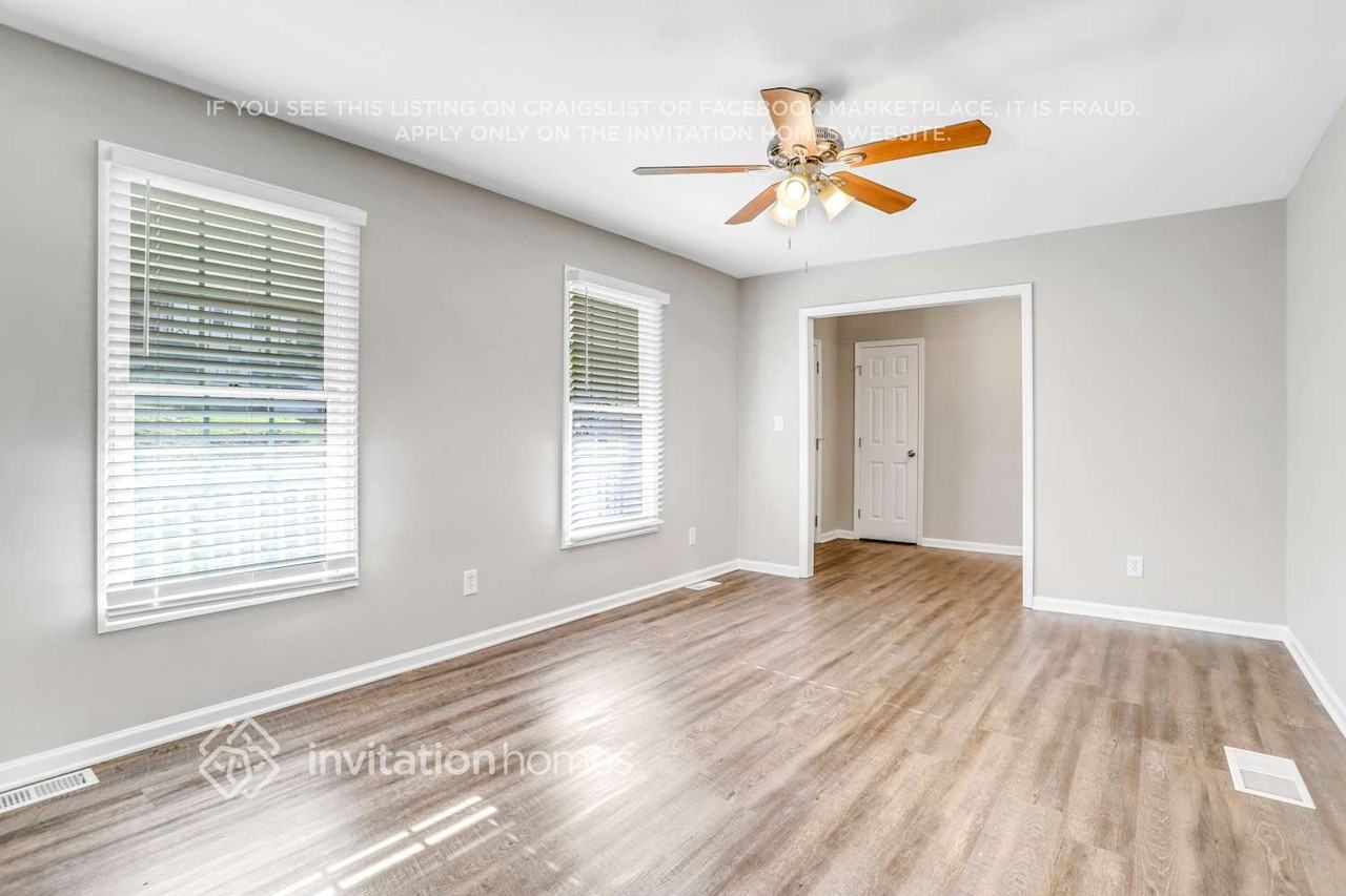 2339 Chevy Chase Ln - Photo 5 of 26