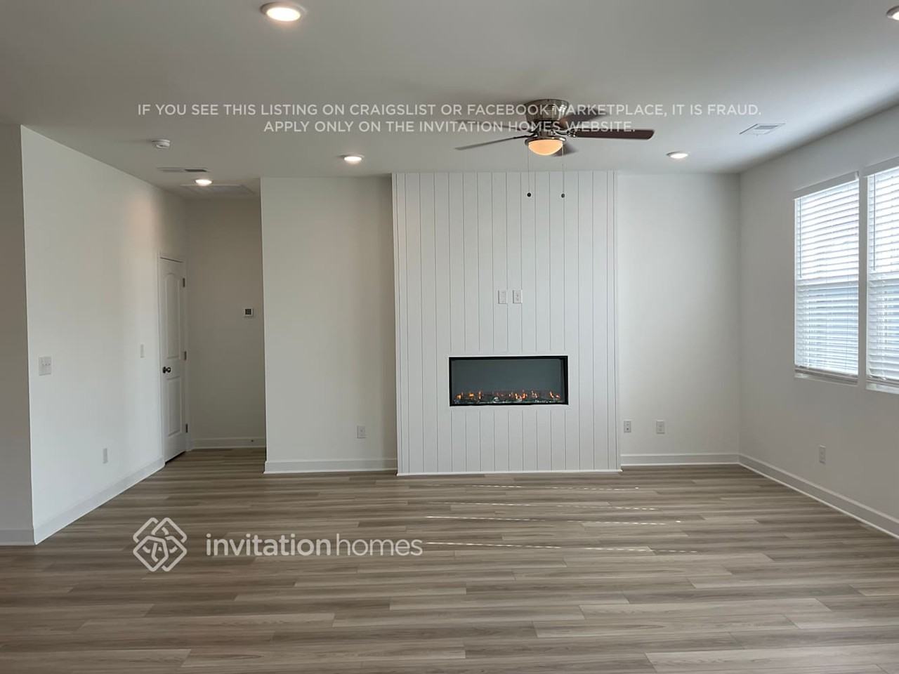271 W Millbrook Dr - Photo 2 of 12