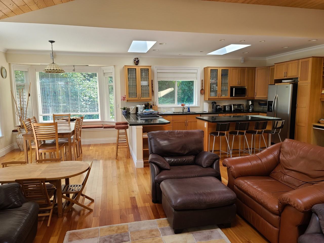 232 Boundary Bay Rd - Photo 4 of 35