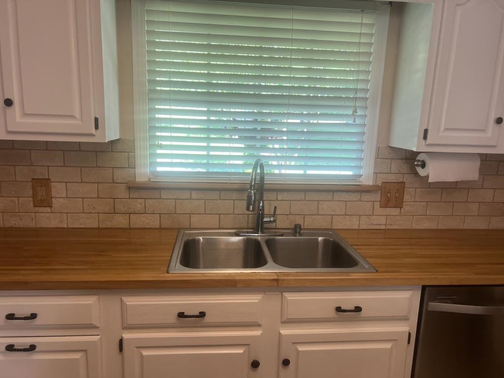 138 Blue Ridge Dr - Photo 4 of 20