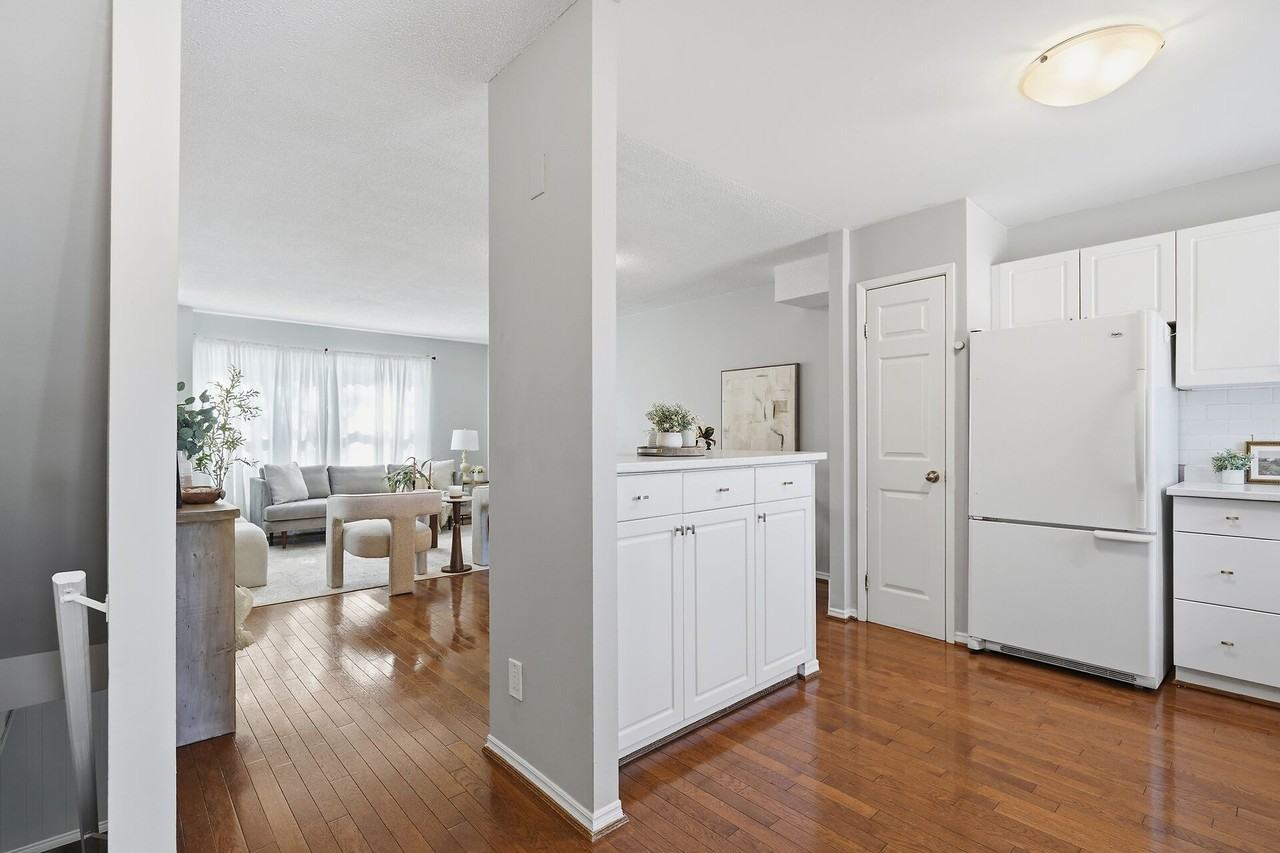 215 Commissioners Road West #10 - Photo 3 of 29