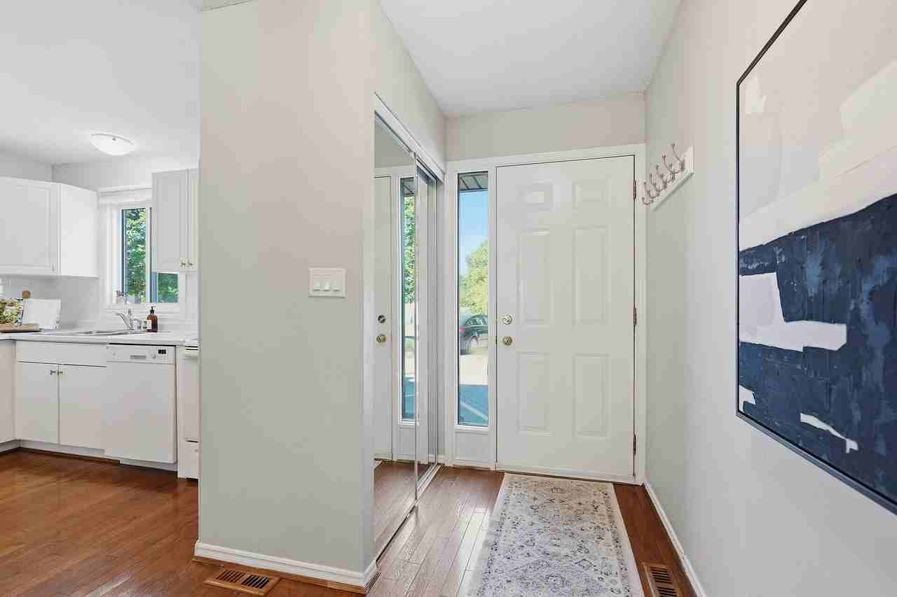215 Commissioners Road West #10 - Photo 4 of 29
