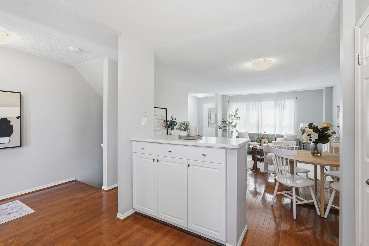 215 Commissioners Road West #10 - Photo 6 of 29