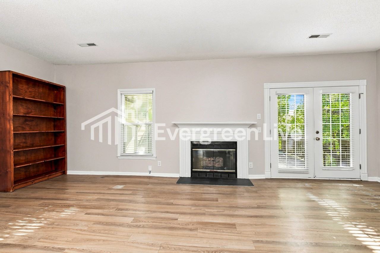 40 Milpond Ln - Photo 2 of 10