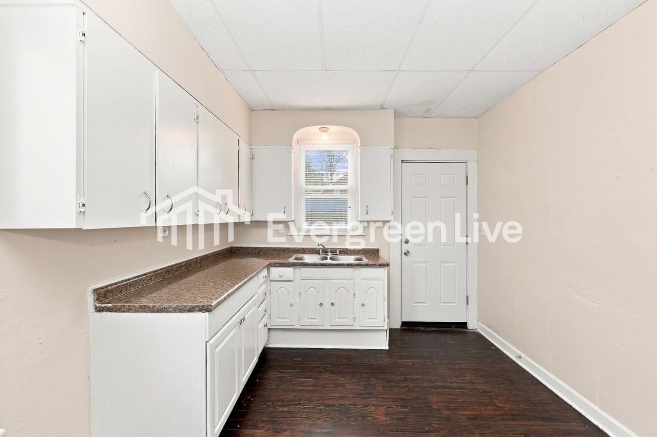 3914 Trevor Ave - Photo 5 of 15