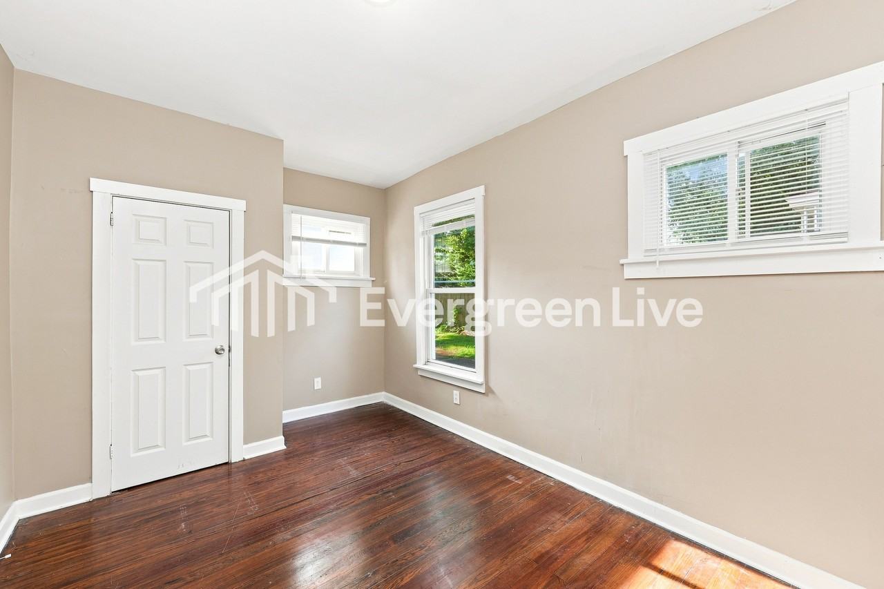 3914 Trevor Ave - Photo 7 of 15