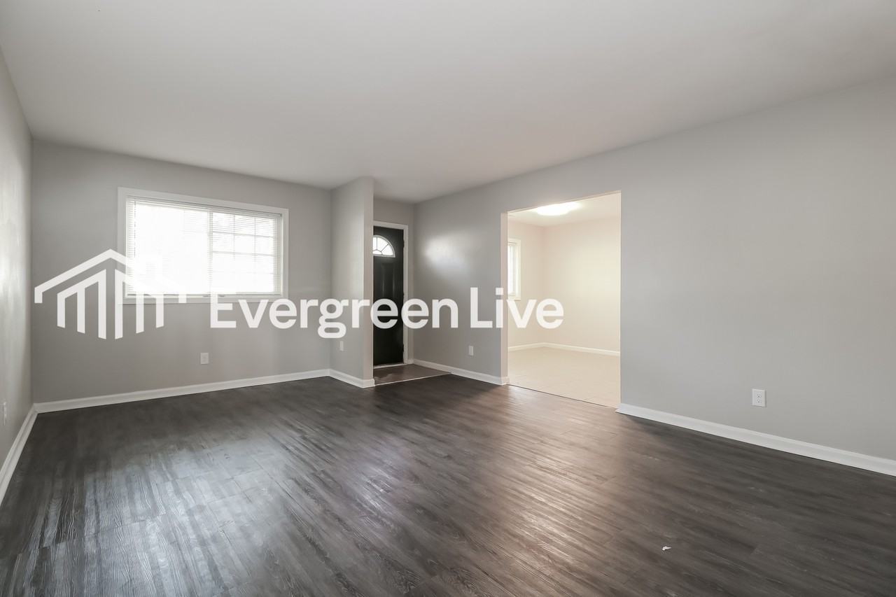 3121 Aaron Dr - Photo 4 of 15