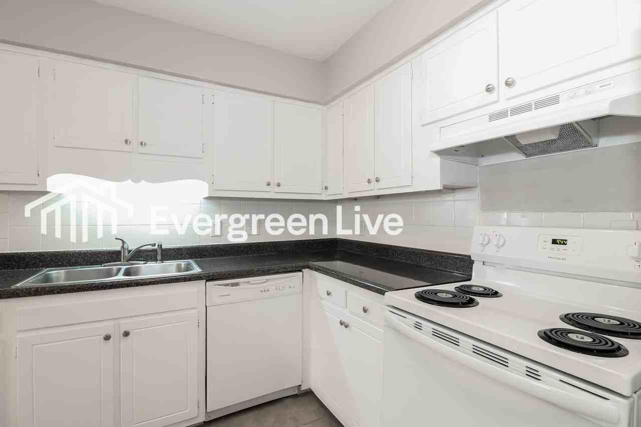 3121 Aaron Dr - Photo 7 of 15