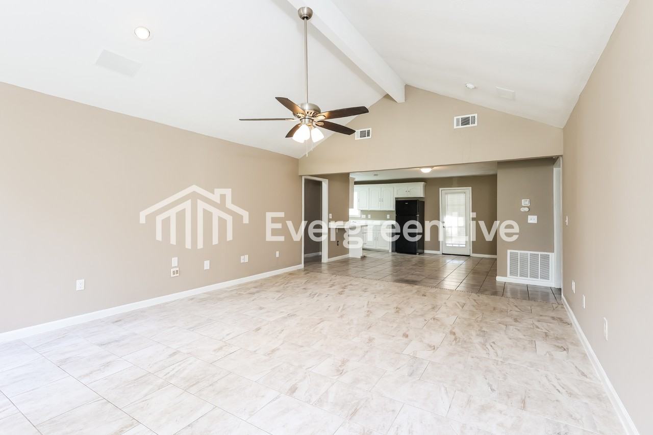 236 Faith Hill St - Photo 4 of 15