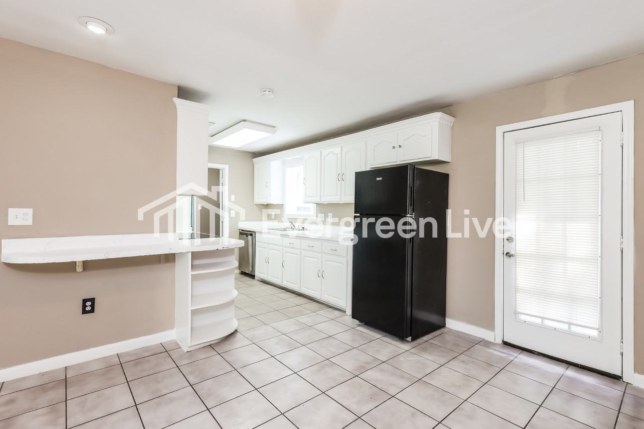 236 Faith Hill St - Photo 5 of 15