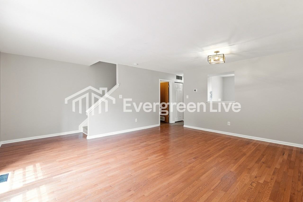 13 Hardwood Dr - Photo 2 of 15
