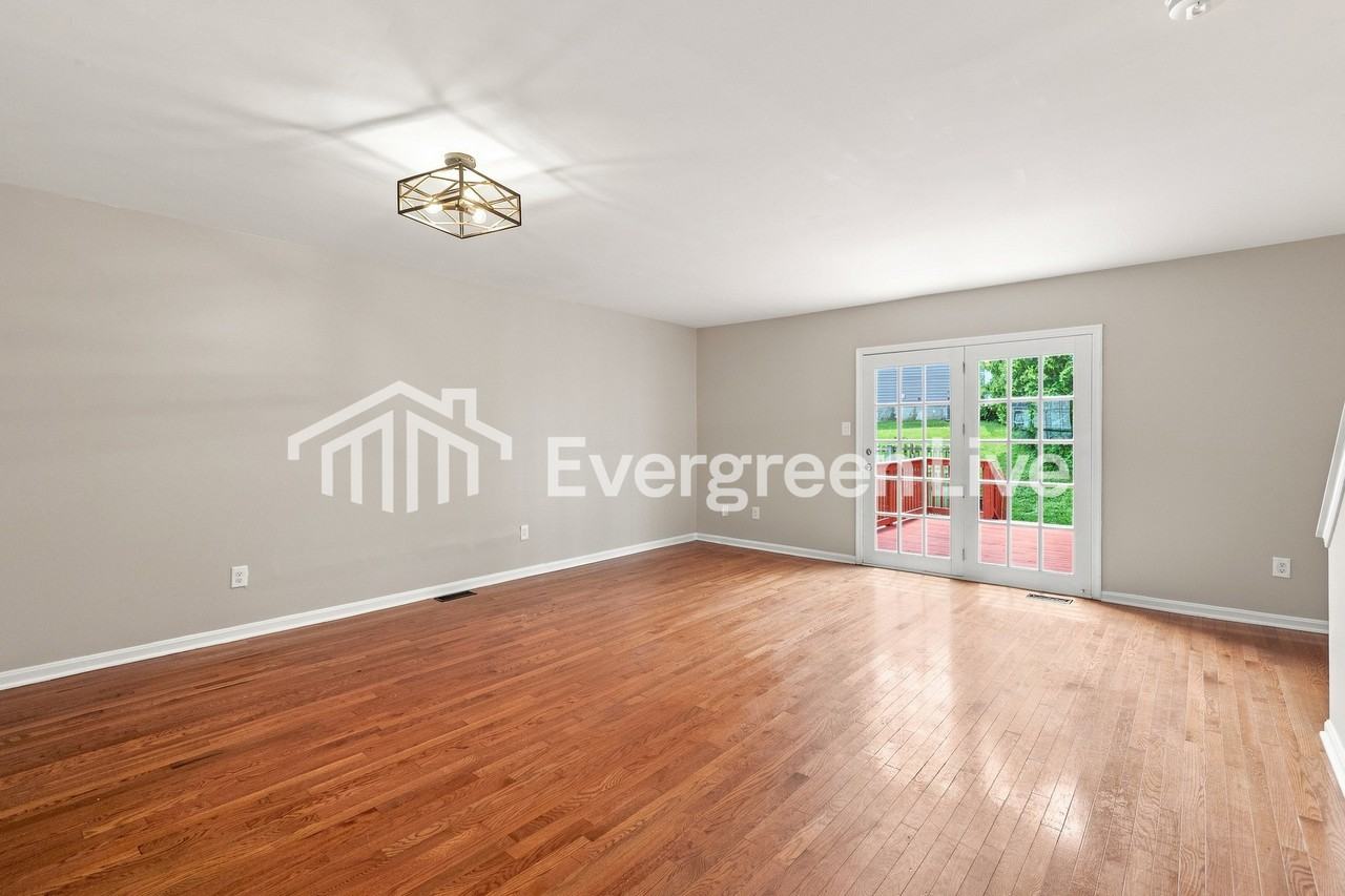 13 Hardwood Dr - Photo 3 of 15