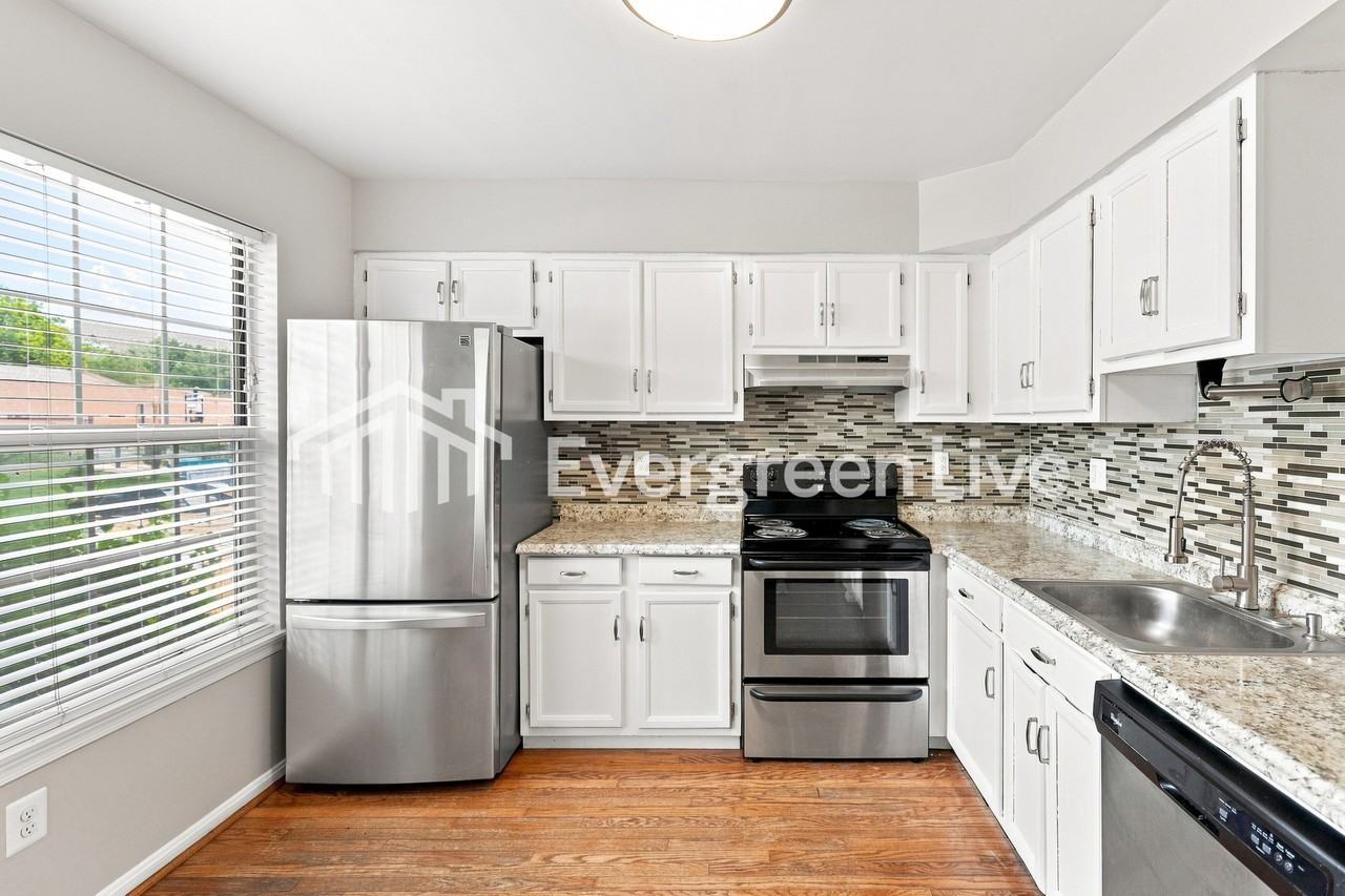 13 Hardwood Dr - Photo 5 of 15