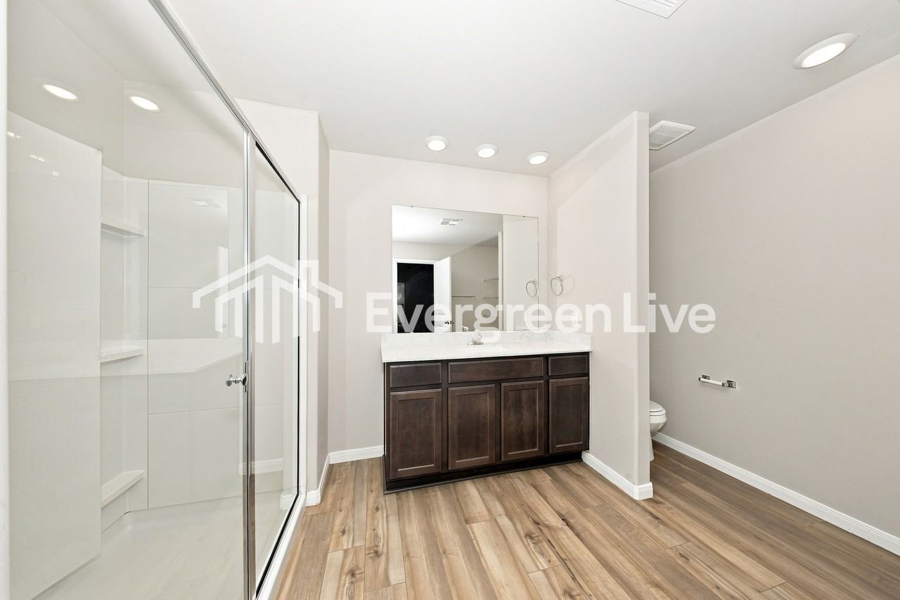 920 Nw 3rd St - Photo 6 of 15