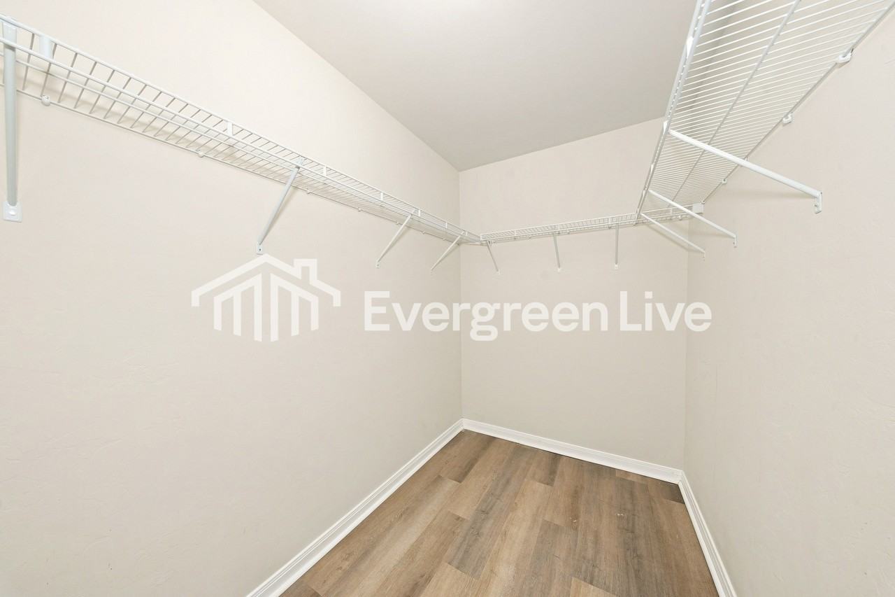 920 Nw 3rd St - Photo 7 of 15