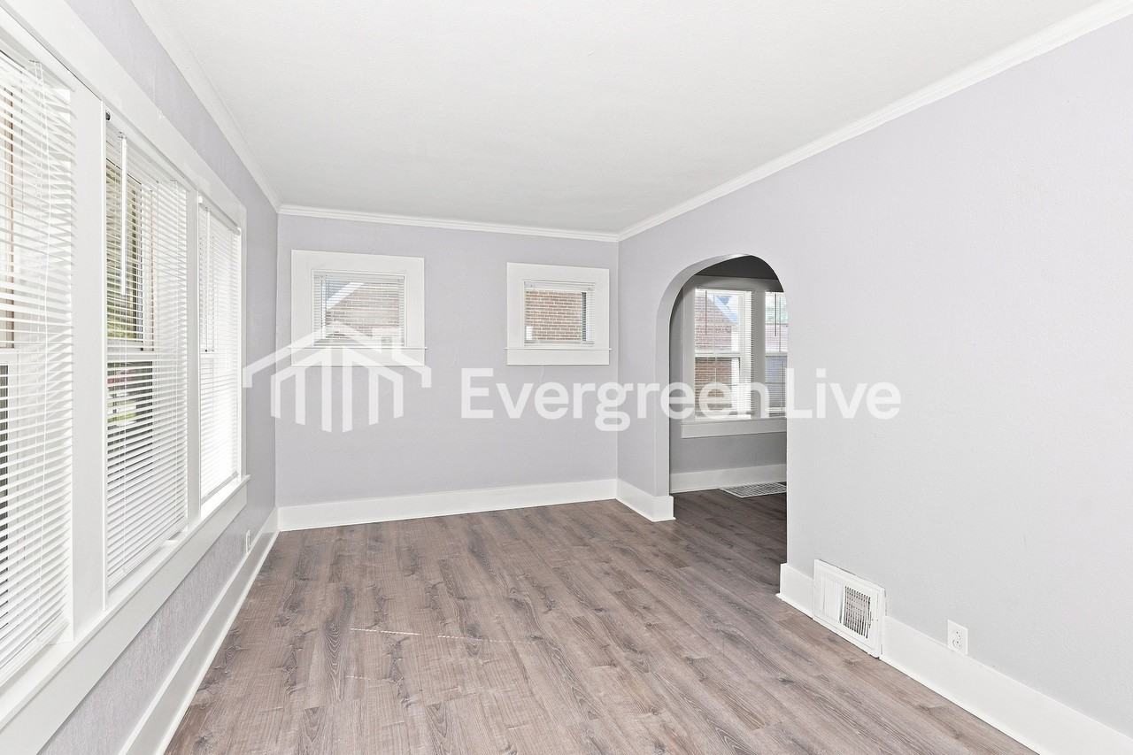 4457 N 49th St - Photo 5 of 15