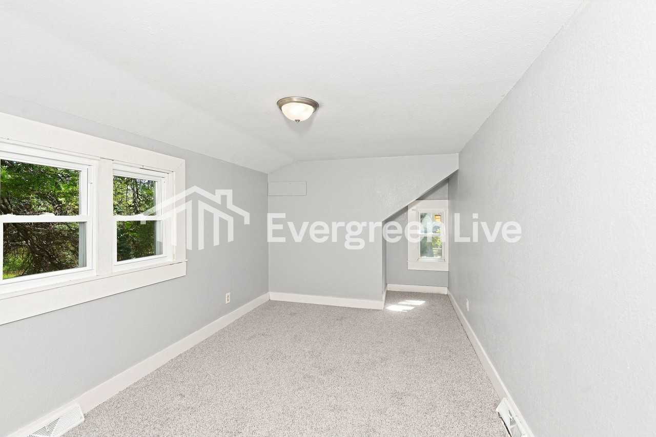 4457 N 49th St - Photo 6 of 15