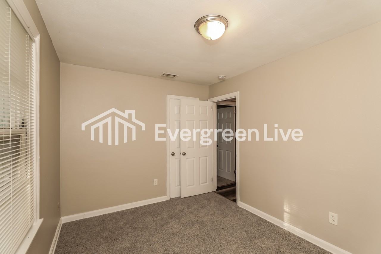 8258 Lexington Dr - Photo 7 of 15