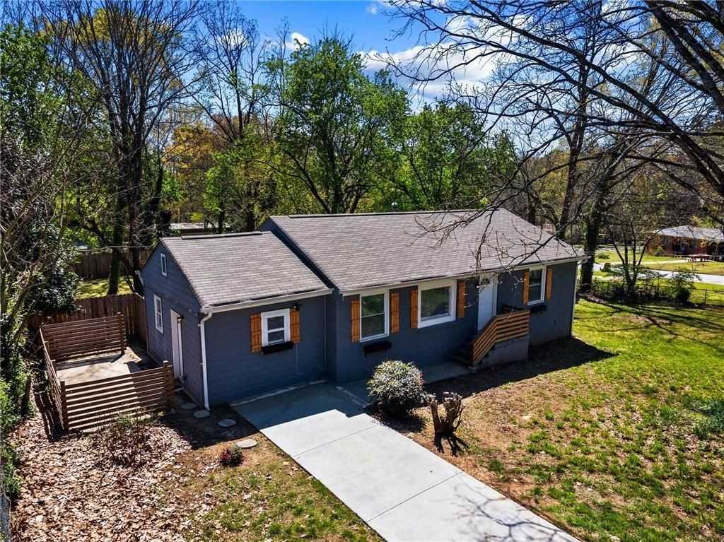 1111 Valley View Rd Se