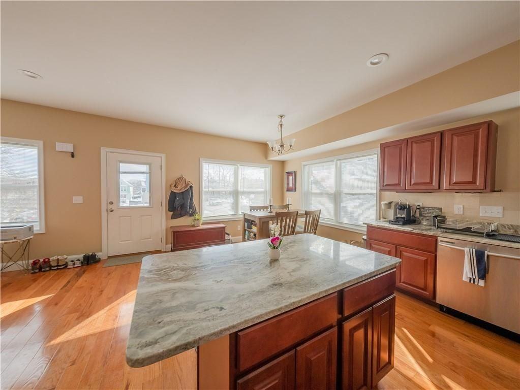 70 Pitman St - Photo 3 of 17