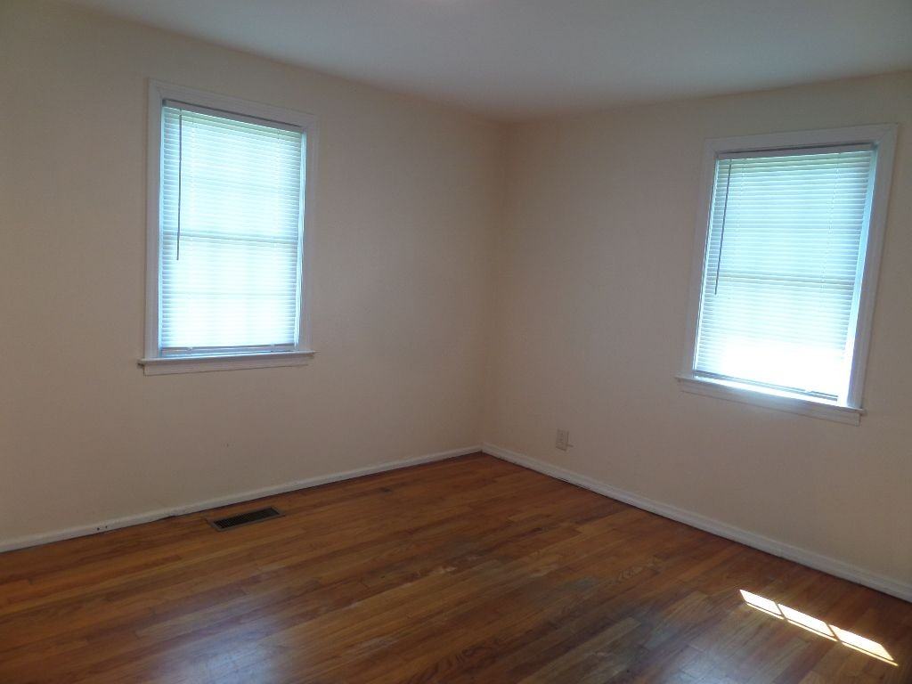 608 Vail St - Photo 7 of 9
