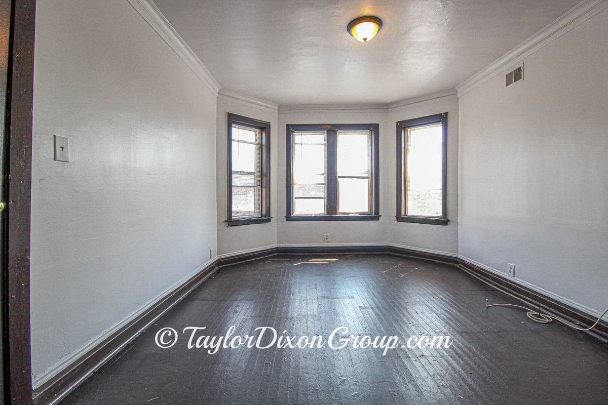 3863 W Maypole Ave - Photo 4 of 16