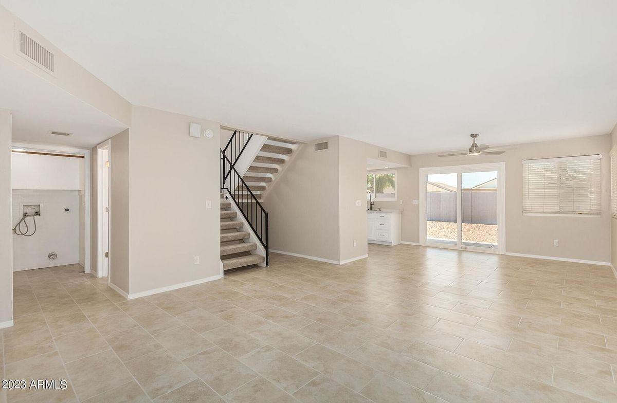 11812 N 74th Ave - Photo 3 of 22