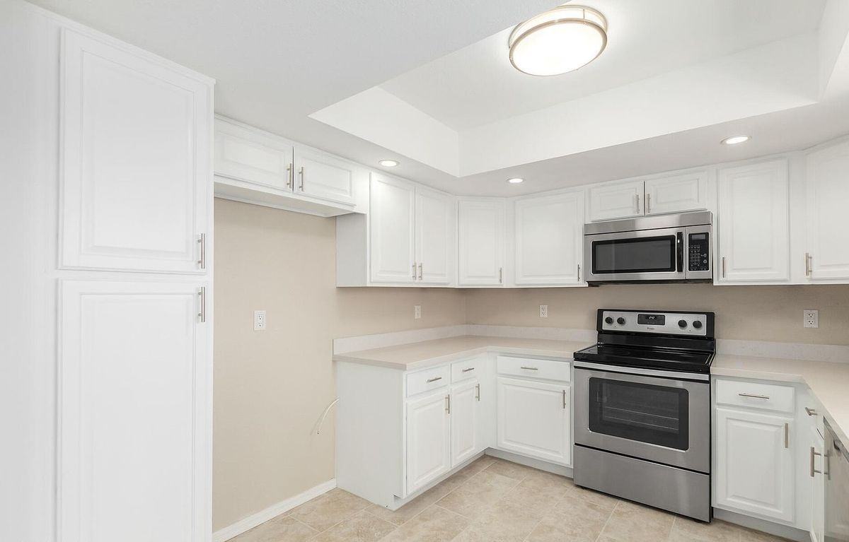 11812 N 74th Ave - Photo 7 of 22