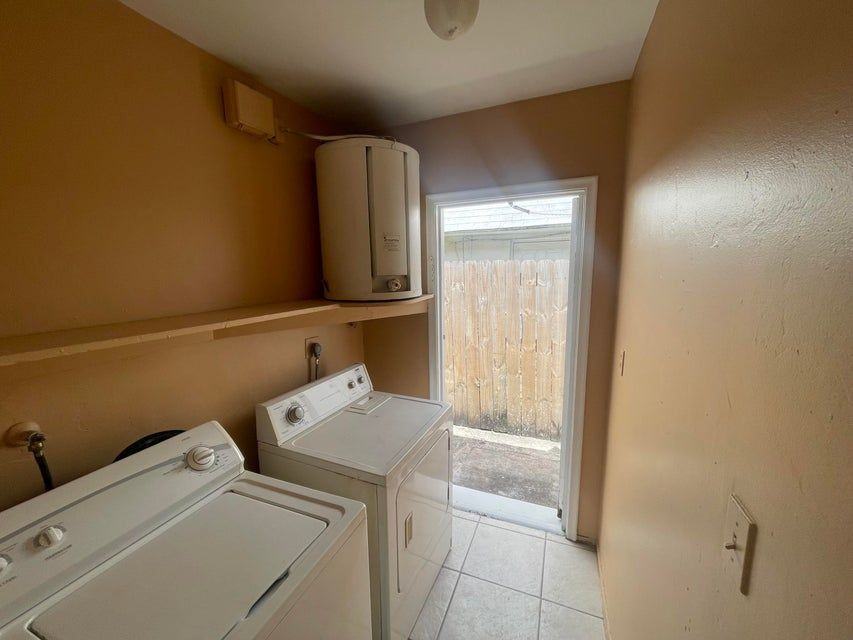 1316 Nw 8th Ave ##A - Photo 4 of 7