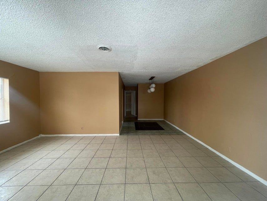 1316 Nw 8th Ave ##A - Photo 5 of 7